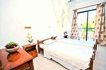 Aparthotel Debby 2*