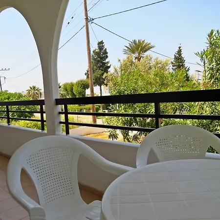 Aparthotel Debby 2*